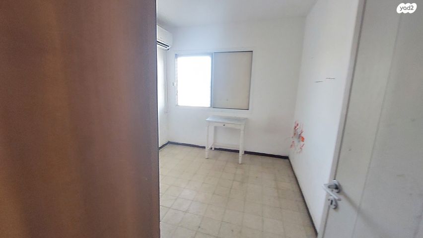 דירה, רש"י, שכונה ד', באר שבע