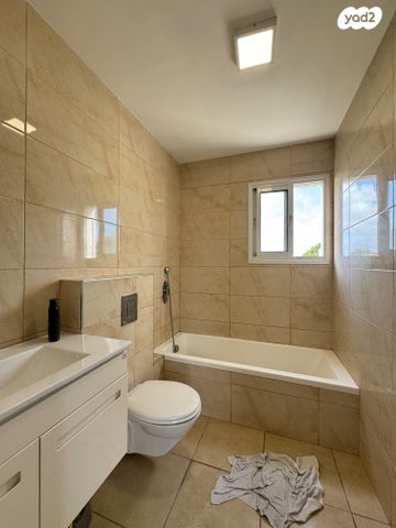 גג/ פנטהאוז, טשרניחובסקי, כרמל צרפתי, חיפה