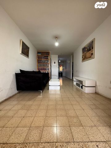 דירה, שדרות נווה יעקב, נווה יעקב, ירושלים