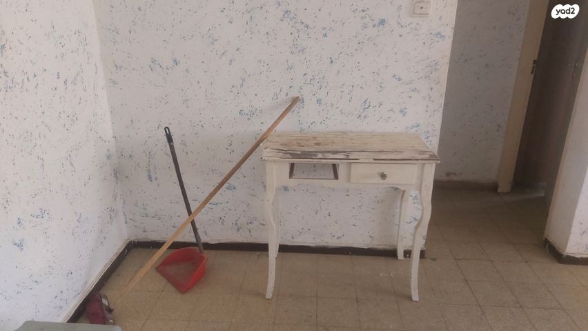 דירה, רש"י, שכונה ד', באר שבע