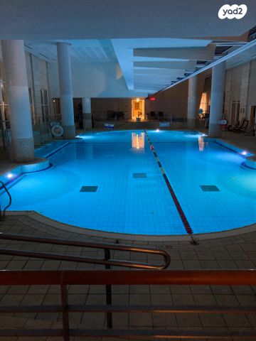 דירה, הרצליה