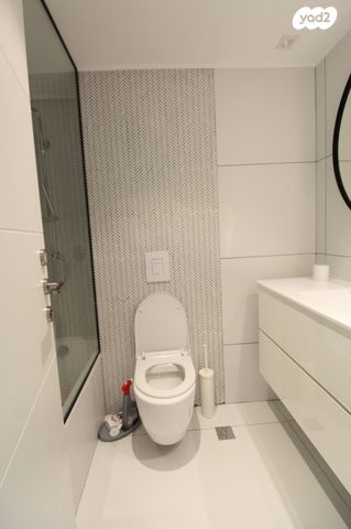 דירה, הרצליה