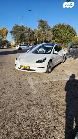 מודעת רכב טסלה מודל 3