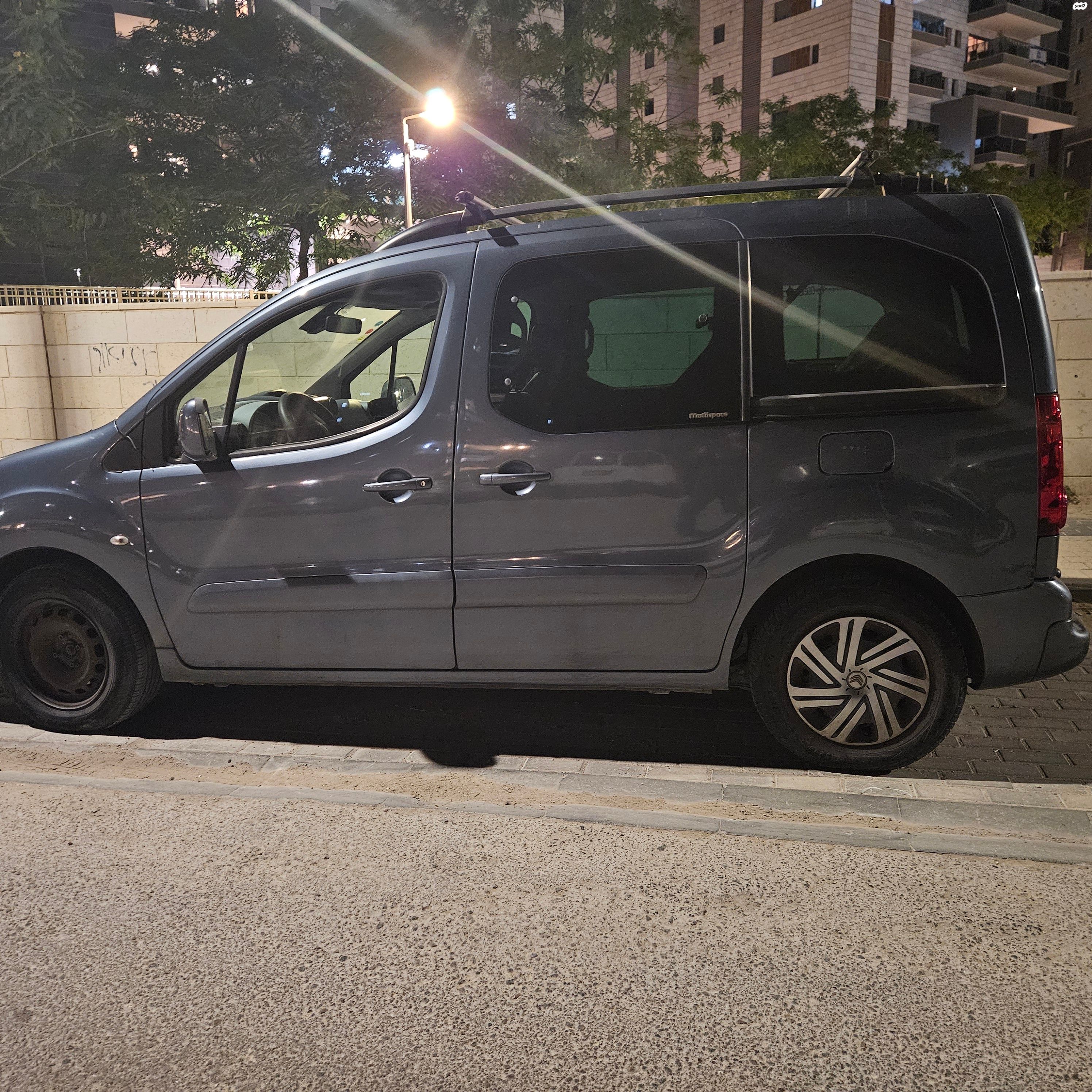 מודעת רכב סיטרואן ברלינגו