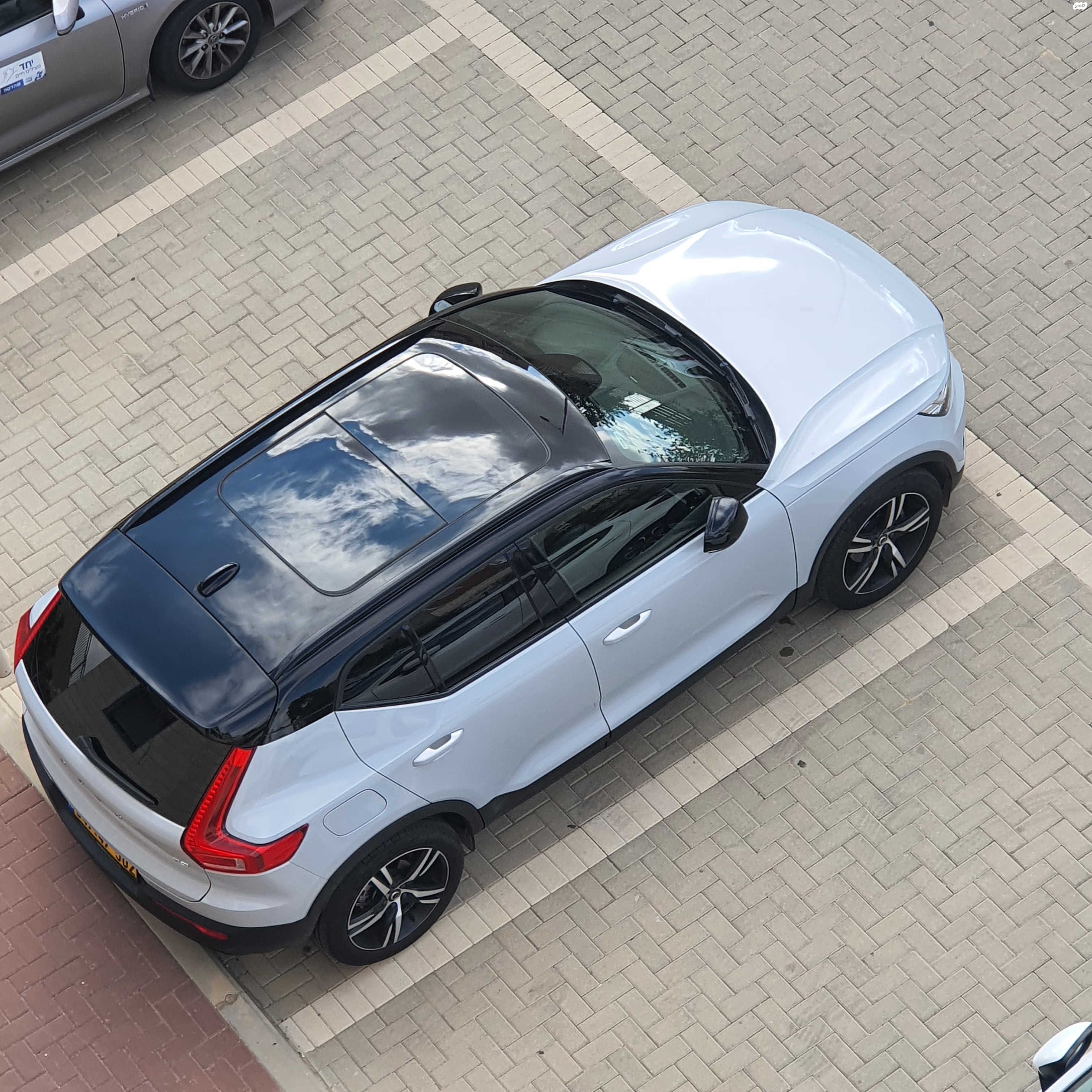 מודעת רכב וולוו XC40