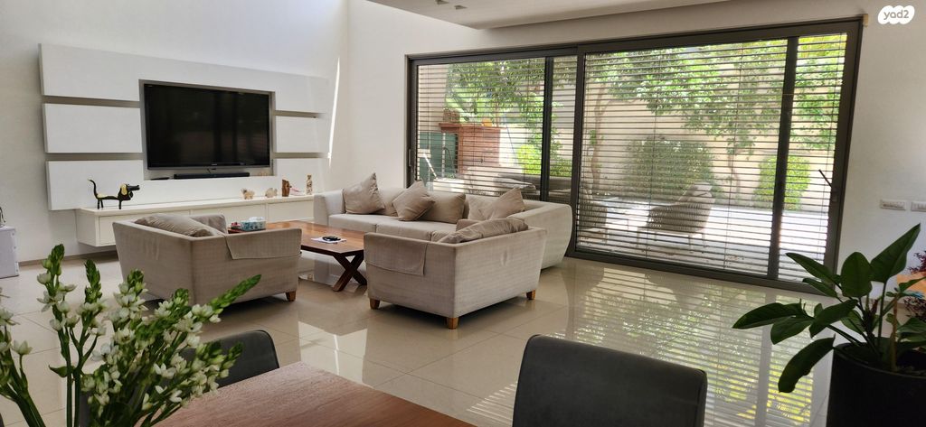 דו משפחתי, יצחק בן דוד 13, נחלת יהודה, ראשון לציון