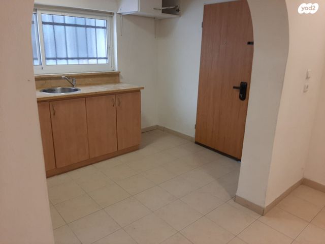 דרך יד לבנים 17