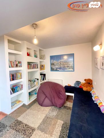 דו משפחתי, צור הדסה