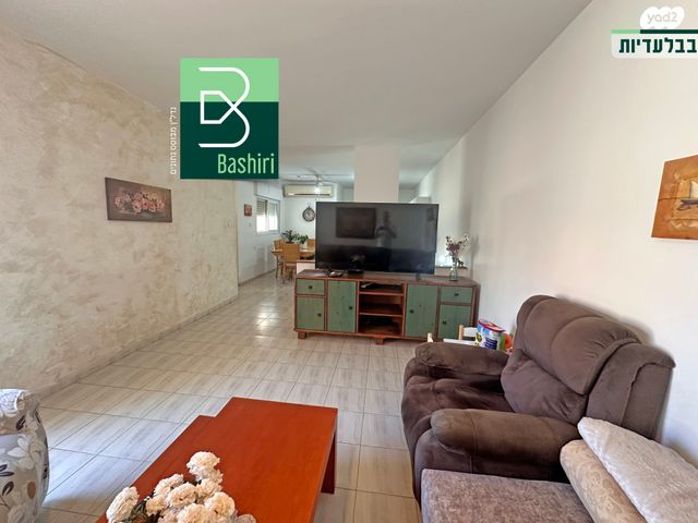 דו משפחתי, אלומות, יפה נוף, מעלות תרשיחא