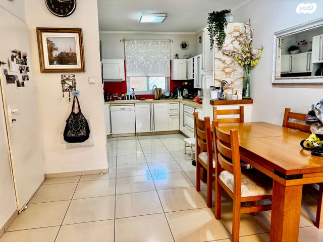 דירה, כפר יונה