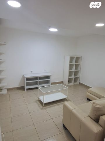 יחידת דיור, יציאת אירופה, שכונה ה', באר שבע