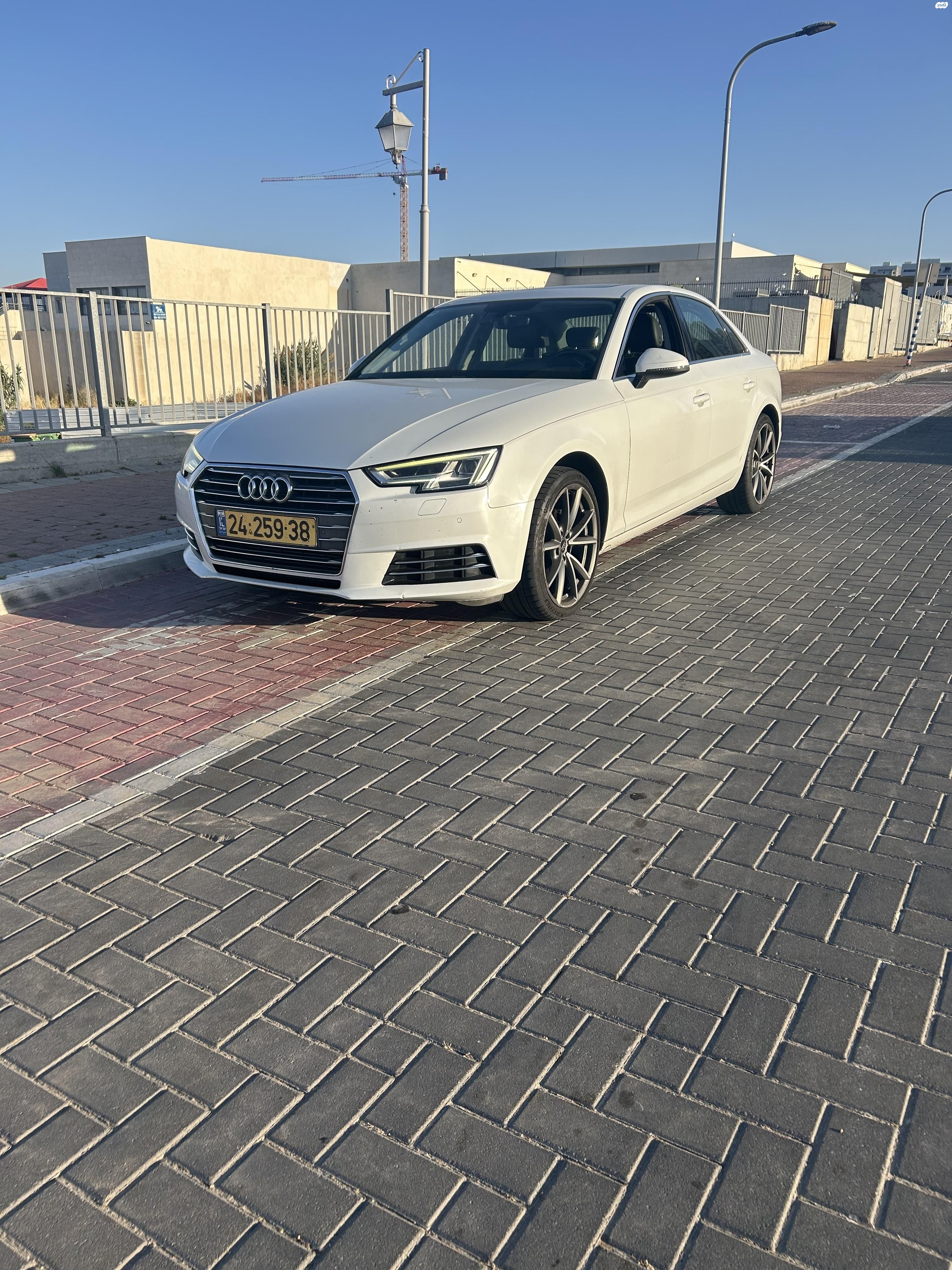 מודעת רכב אאודי A4