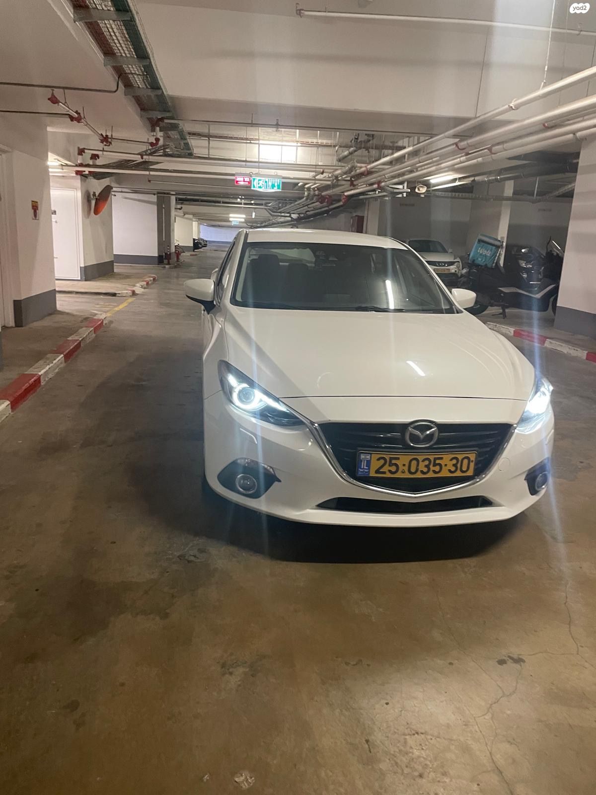 מודעת רכב מאזדה 3