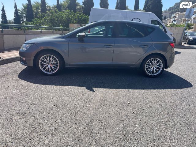 מודעת רכב סיאט לאון