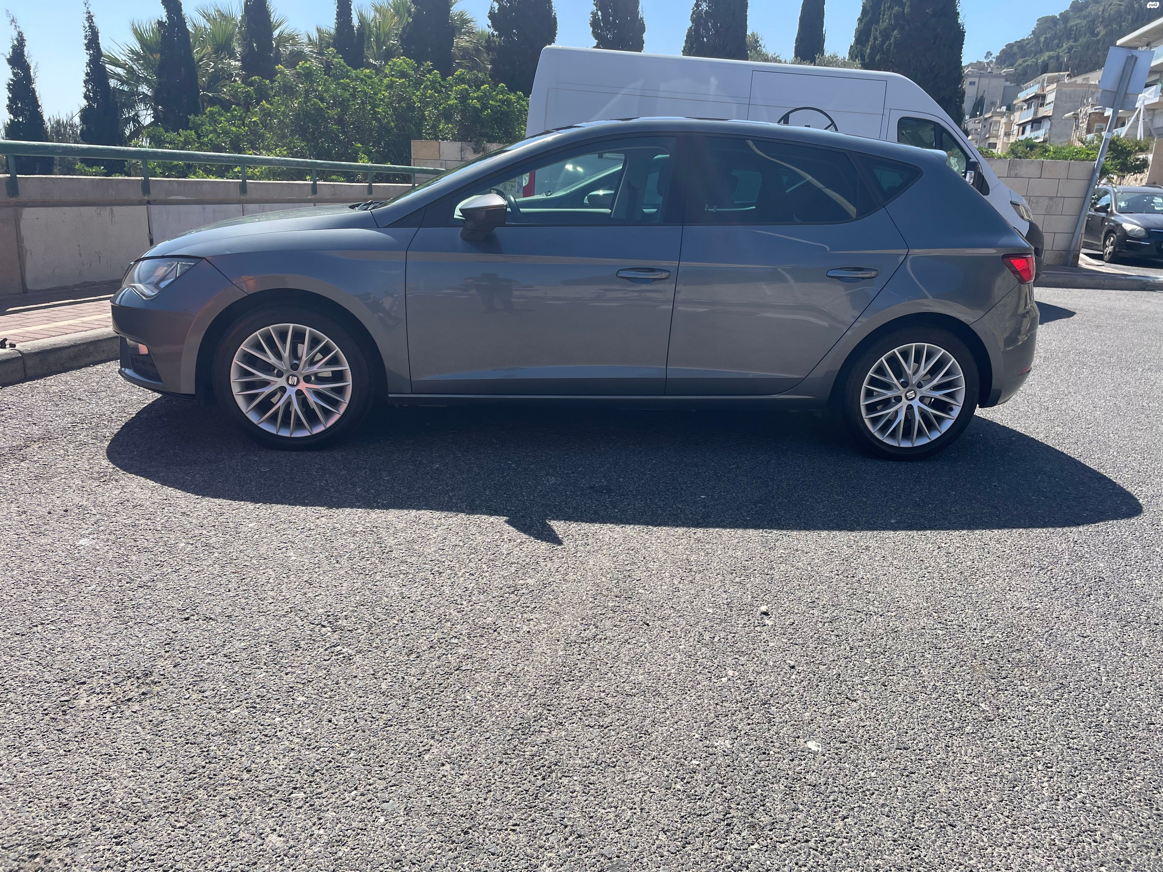 מודעת רכב סיאט לאון