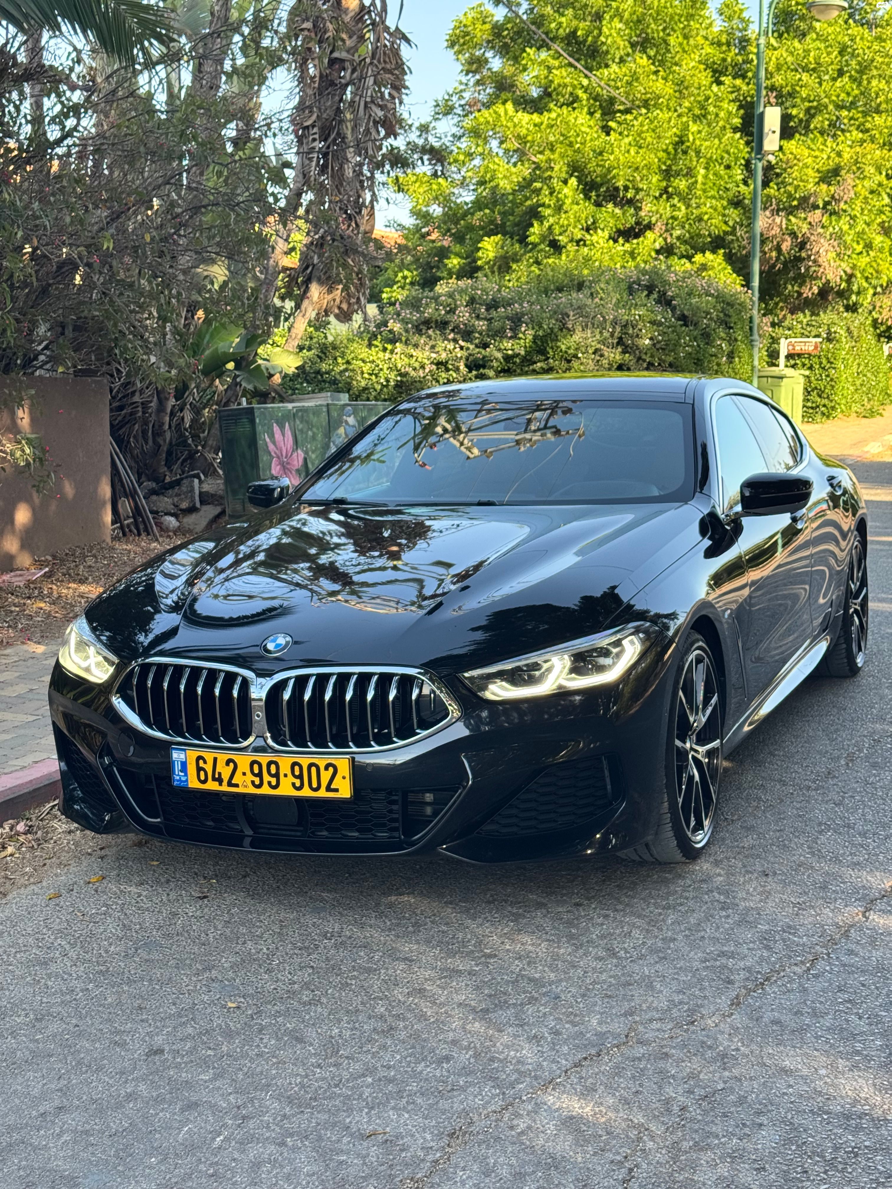 מודעת רכב ב מ וו סדרה 8