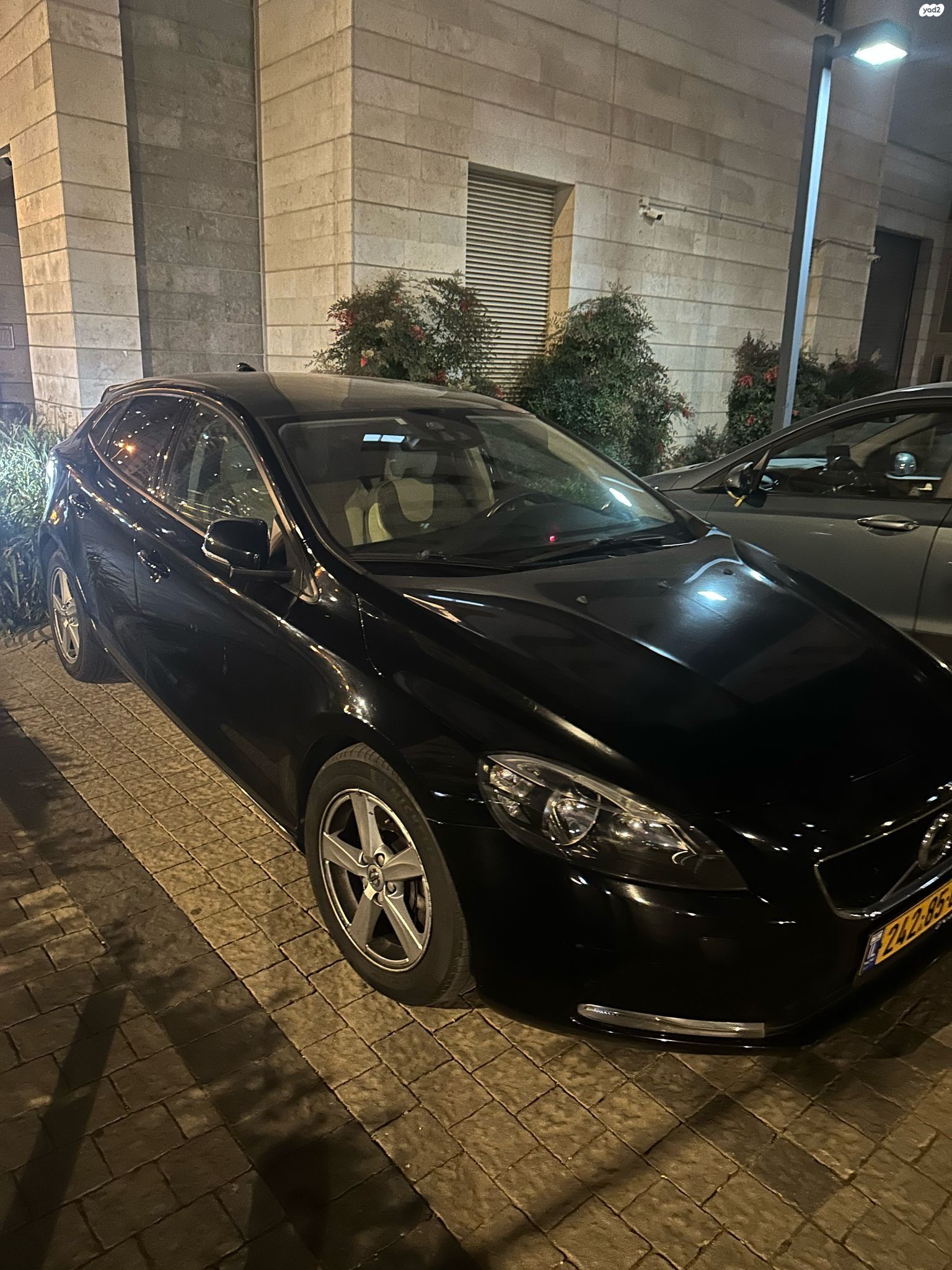 מודעת רכב וולוו V40