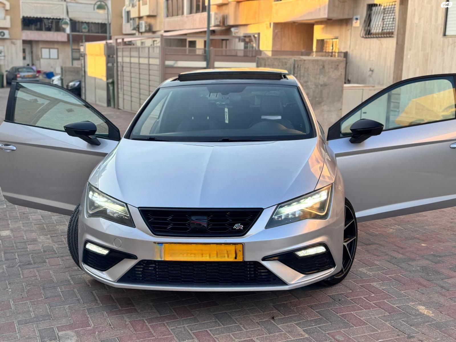מודעת רכב סיאט לאון
