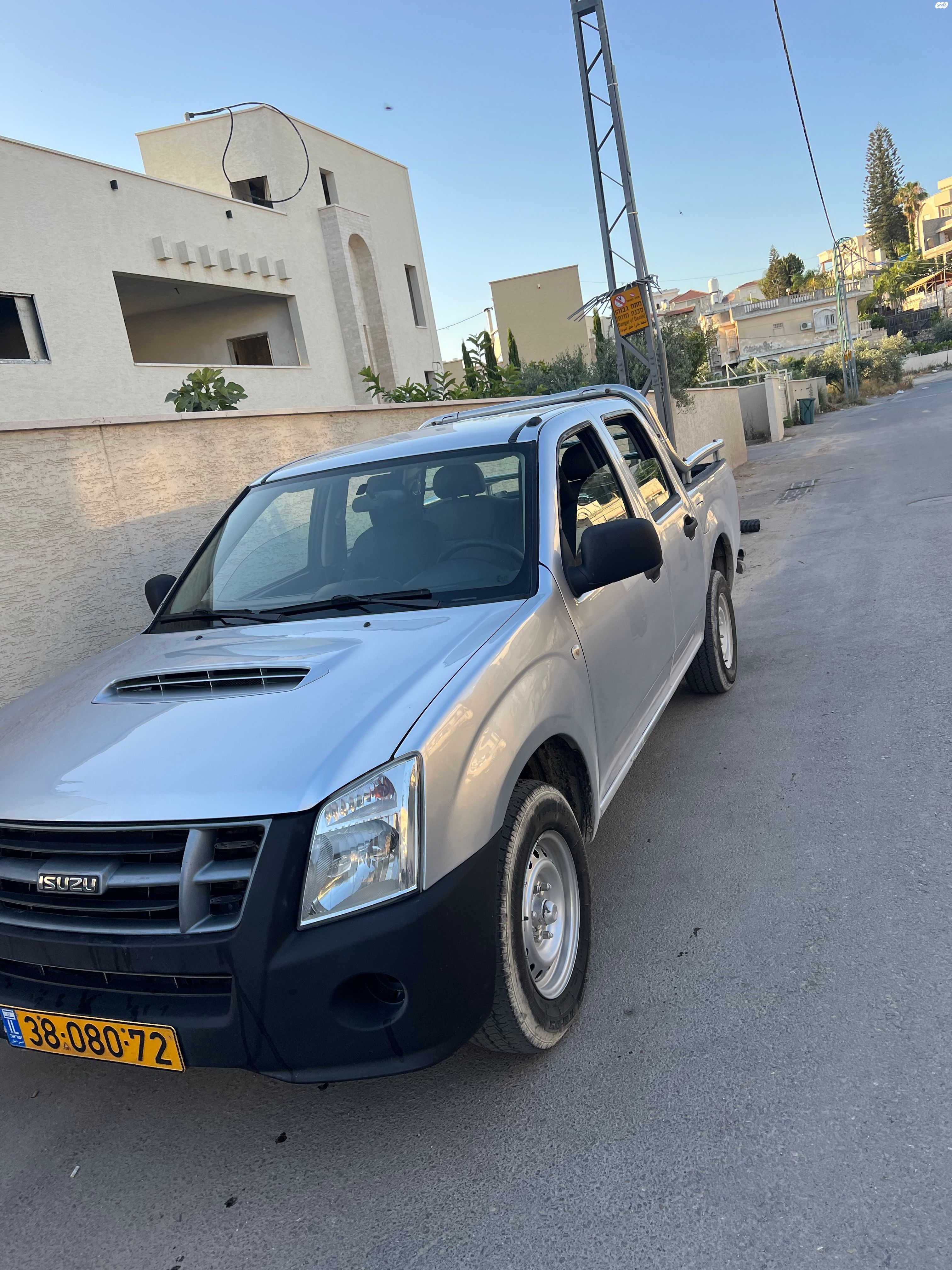 מודעת רכב איסוזו די-מקס