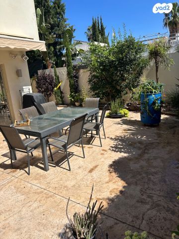 בית פרטי/ קוטג', פייר ז'ילבר 18, פרדס הגדוד, נתניה