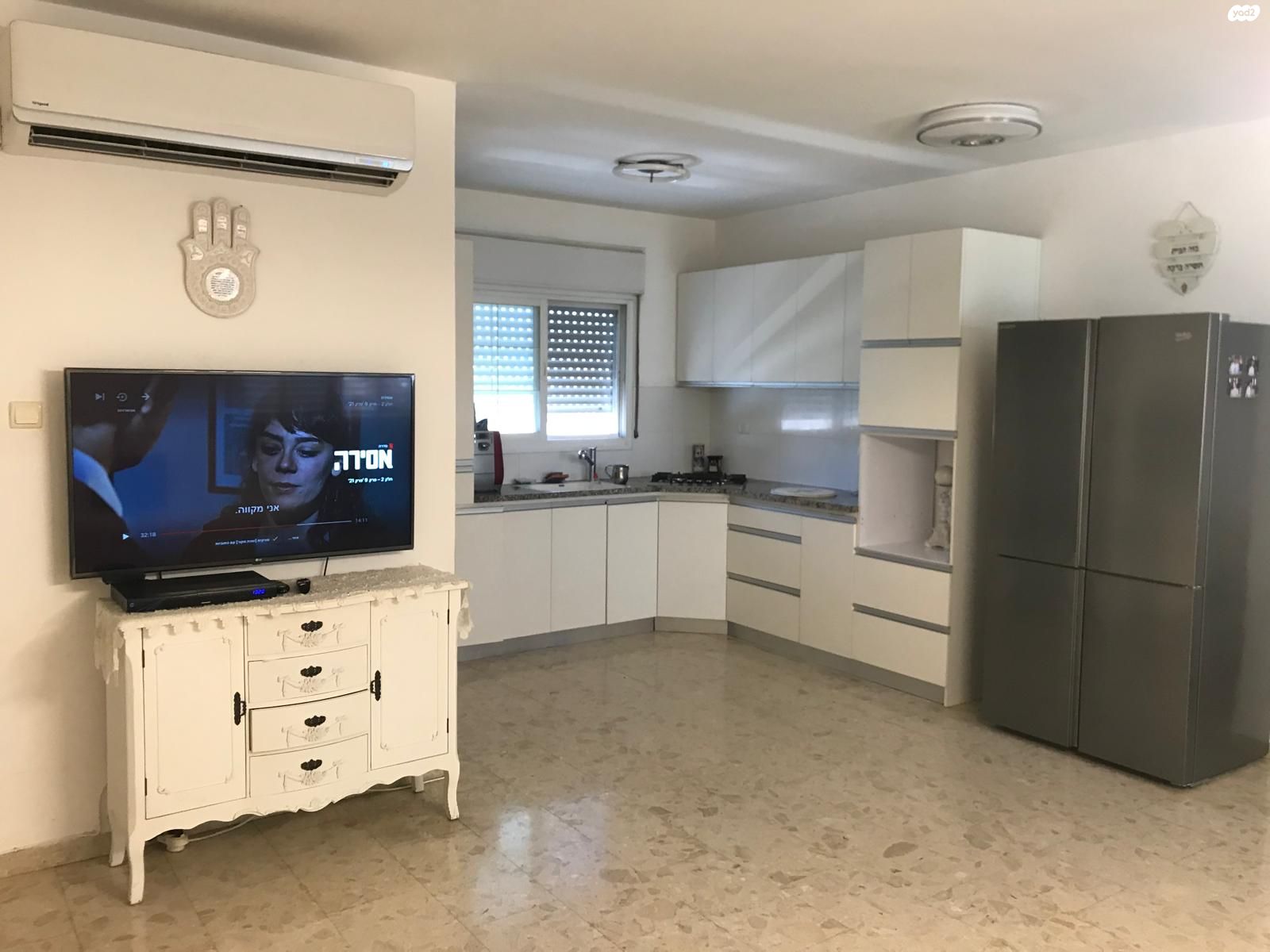 התמרים 3