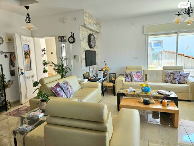 בית פרטי/ קוטג', כפר ורדים