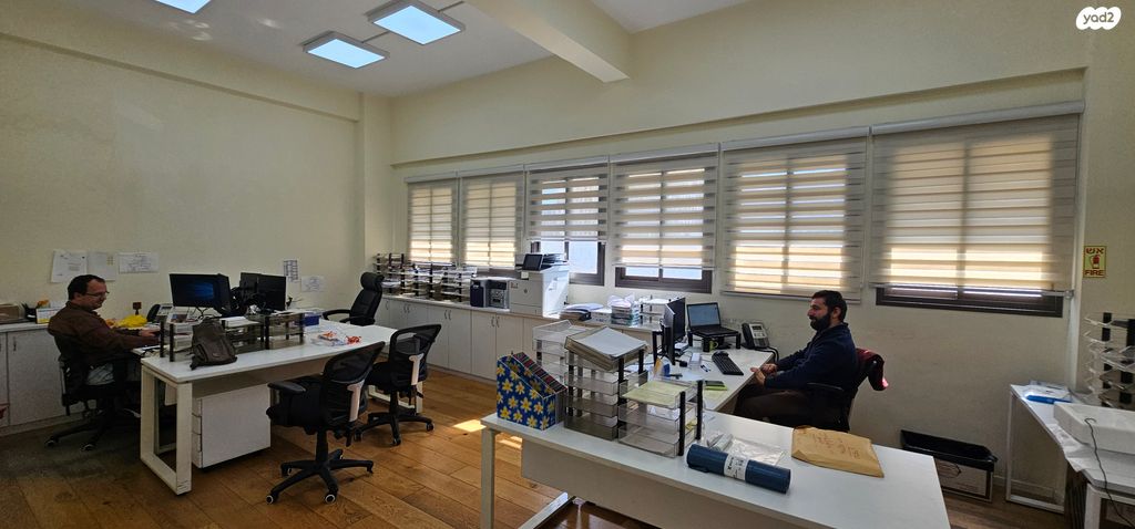 בניין משרדים, הנמל, שער פלמר, תחנת רכבת השמונה, חיפה