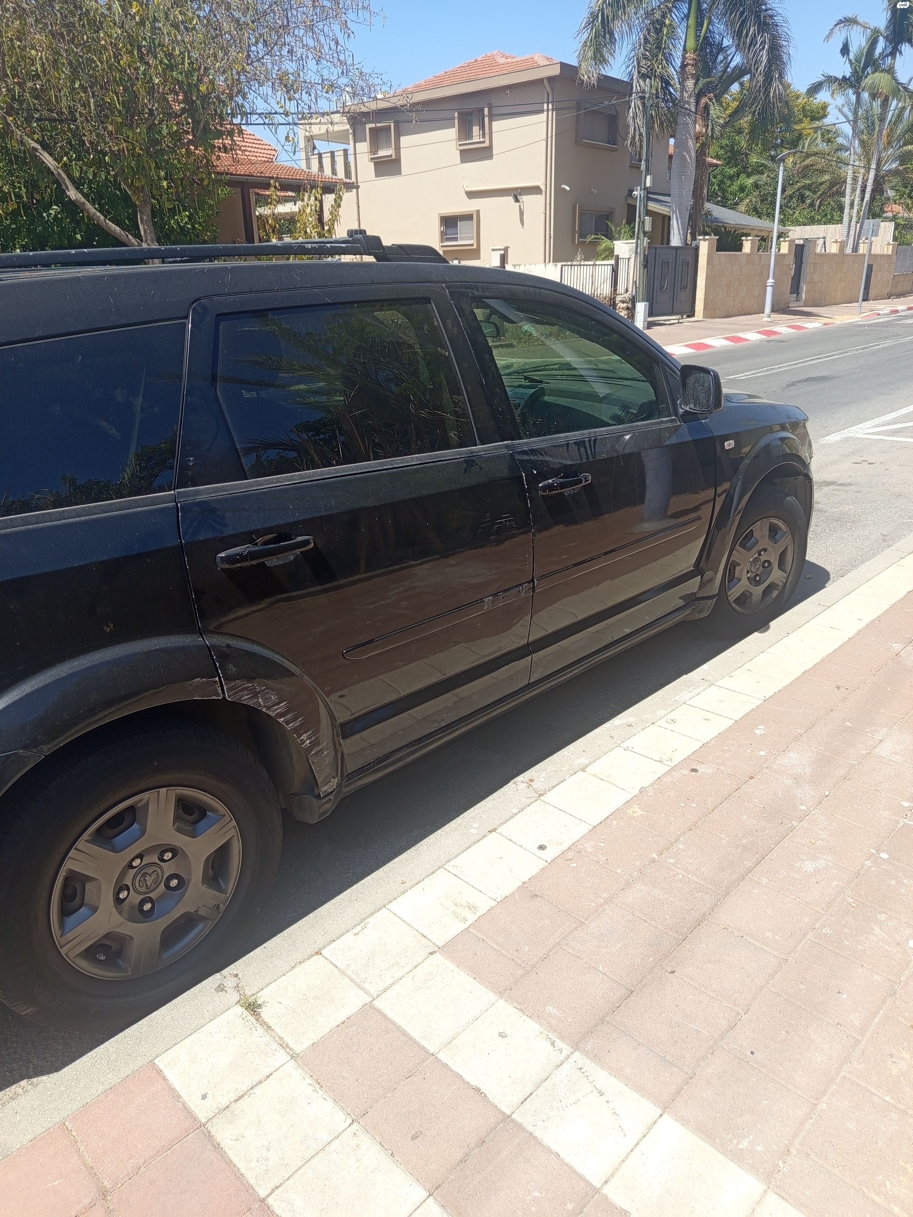 מודעת רכב דודג' ג'רני