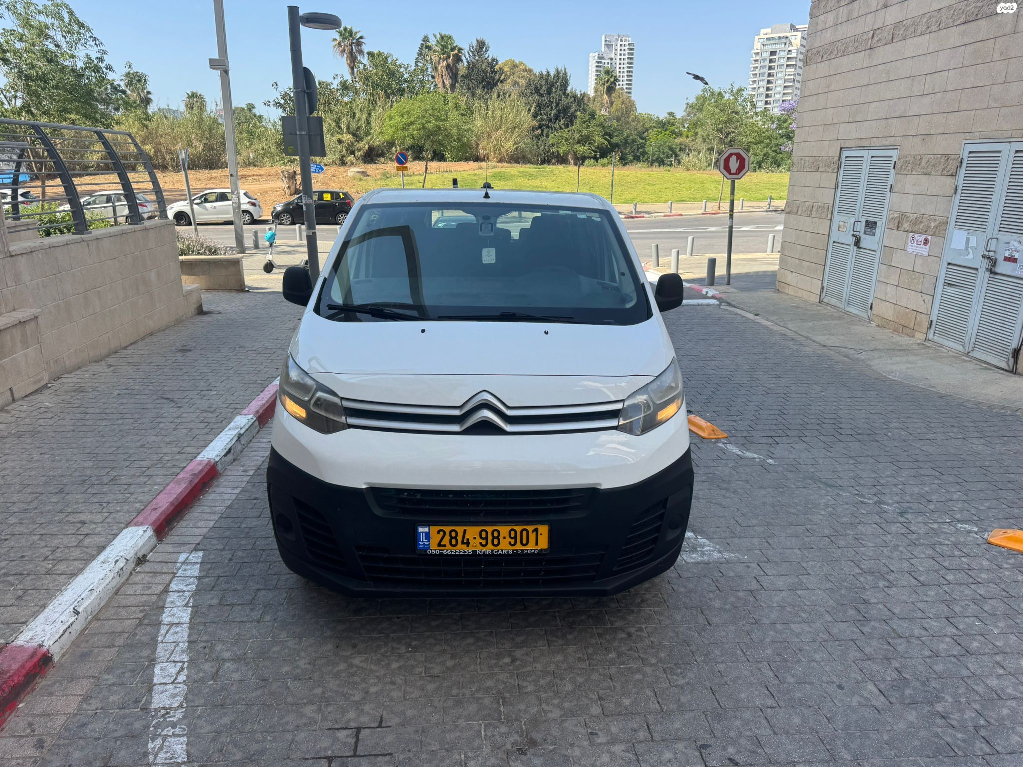 מודעת רכב סיטרואן ג'אמפי