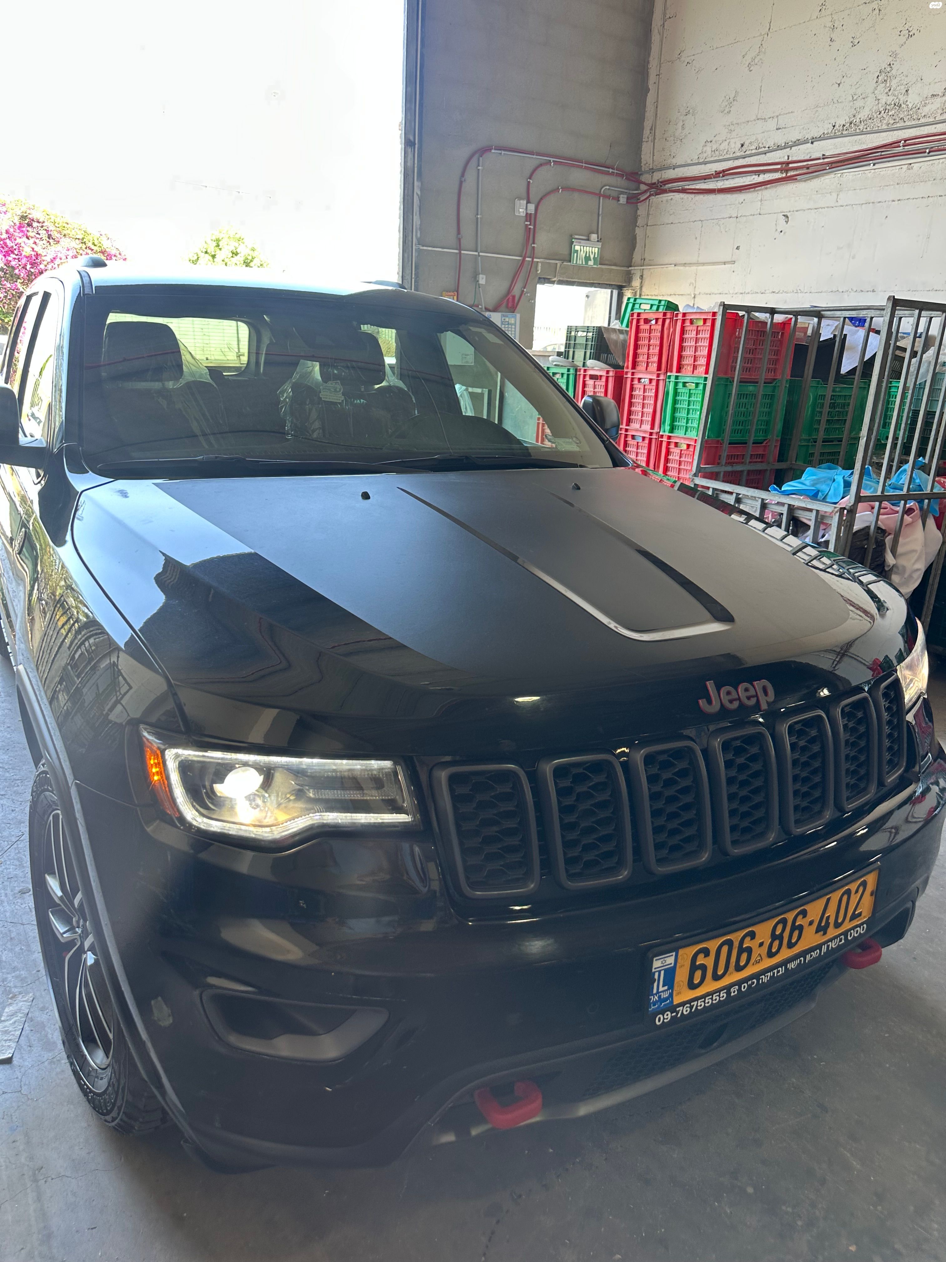 מודעת רכב ג'יפ גרנד צ'ירוקי