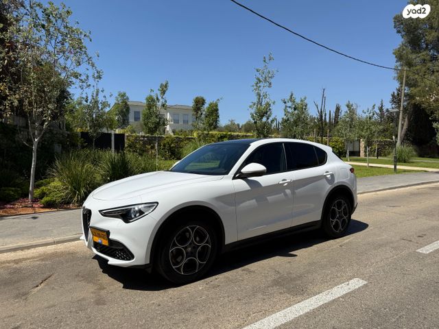 מודעת רכב אלפא רומיאו סטלביו