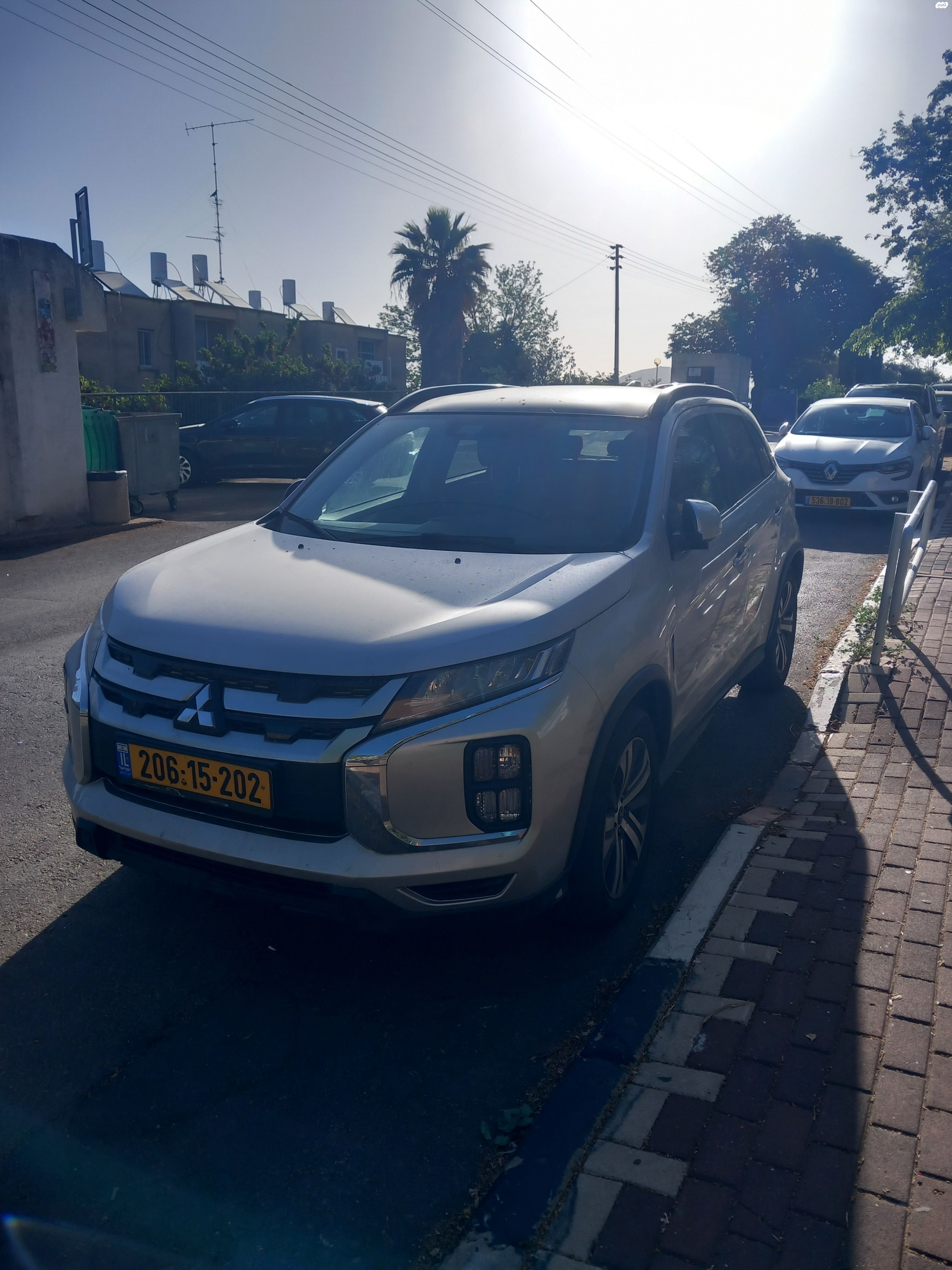 מודעת רכב מיצובישי ASX