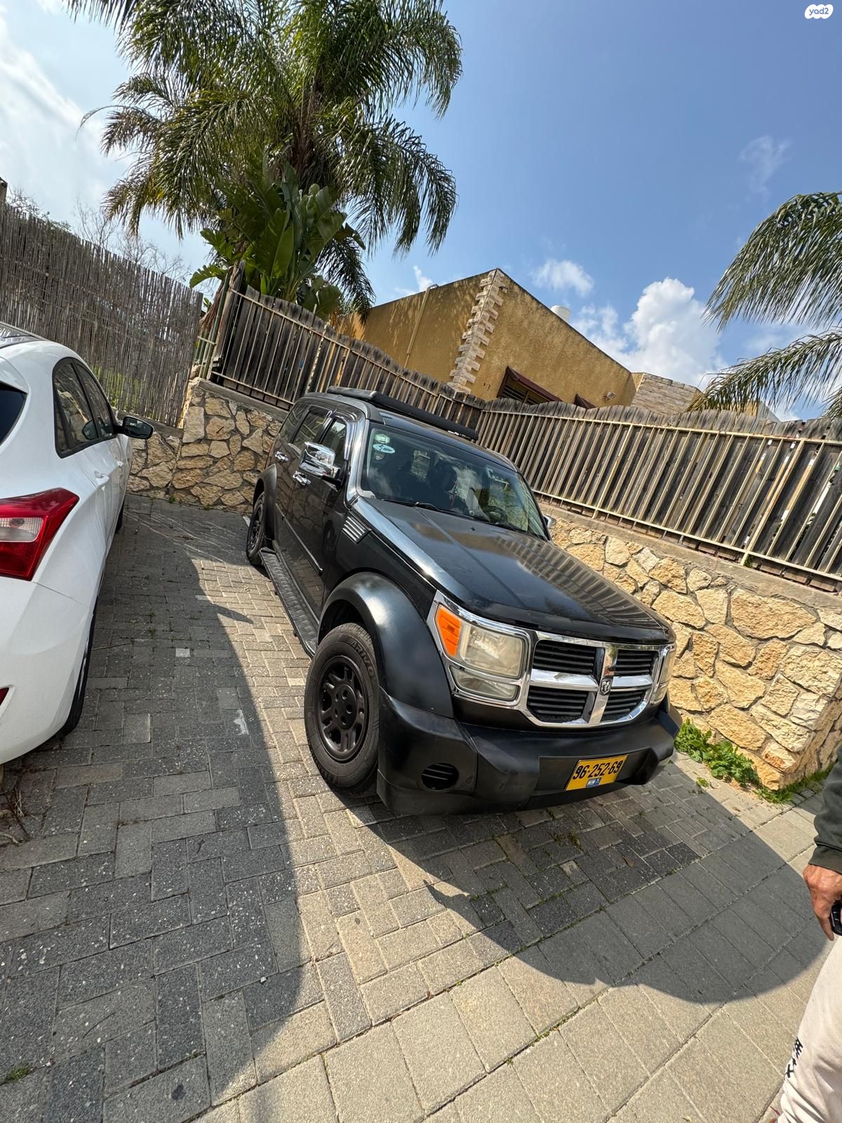 מודעת רכב דודג' ניטרו