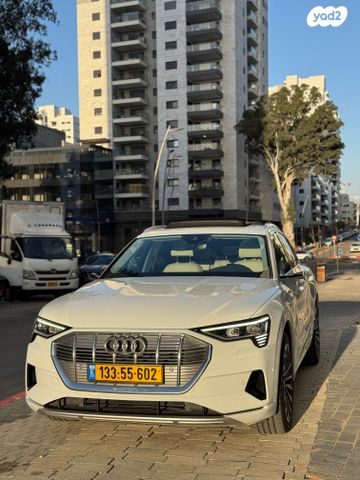 מודעת רכב אאודי E-tron