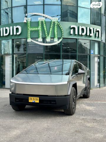 טסלה סייבטראק