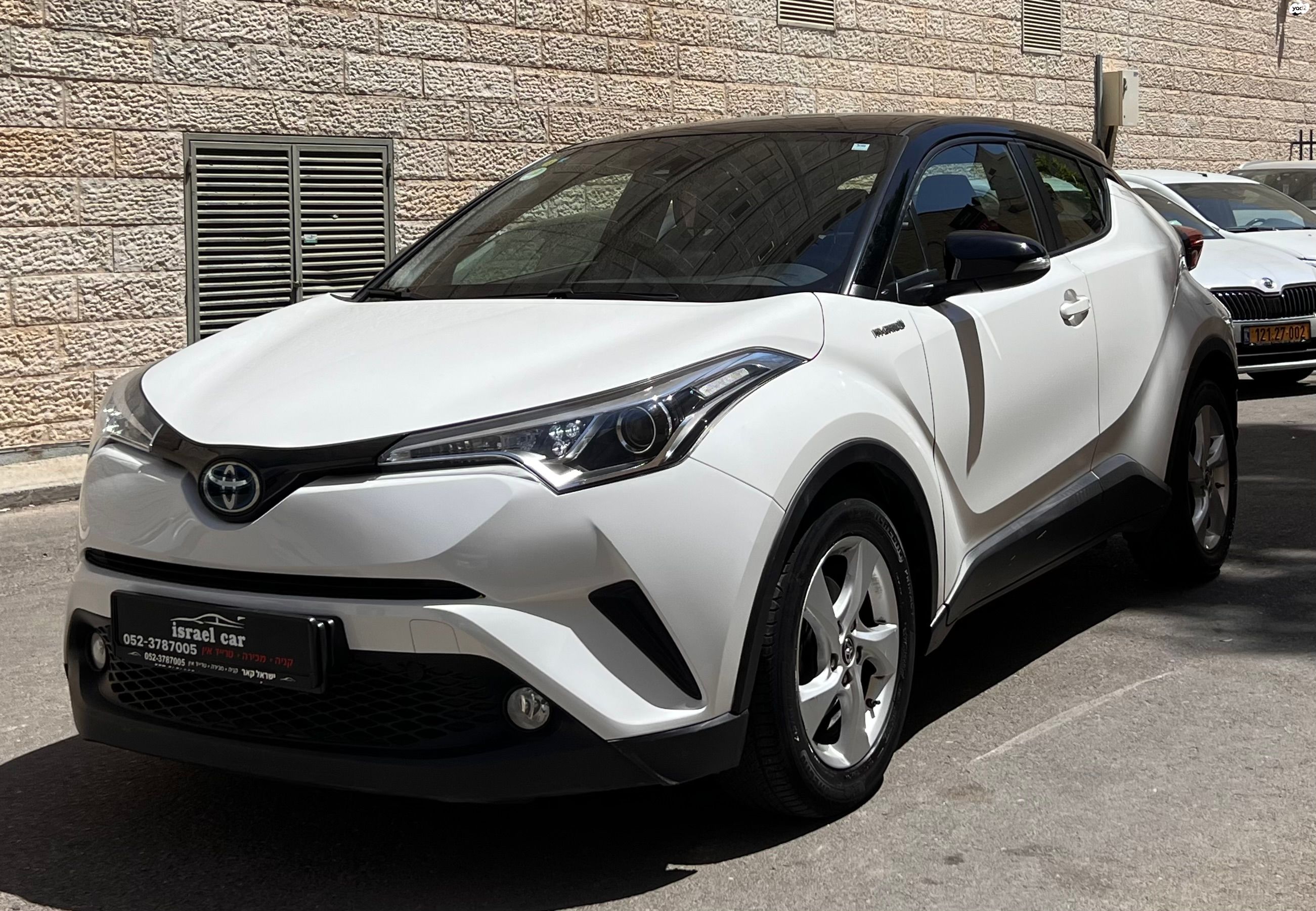 מודעת רכב טויוטה C-HR