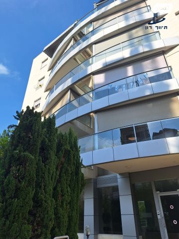 דירה, ארלוזורוב, גבעתיים