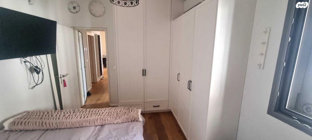 דירה, אריק איינשטיין, הרצליה ב', הרצליה