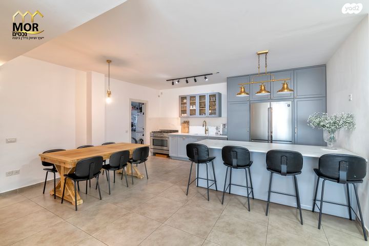 דירה, רחל המשוררת, נאות שמיר, יבנה