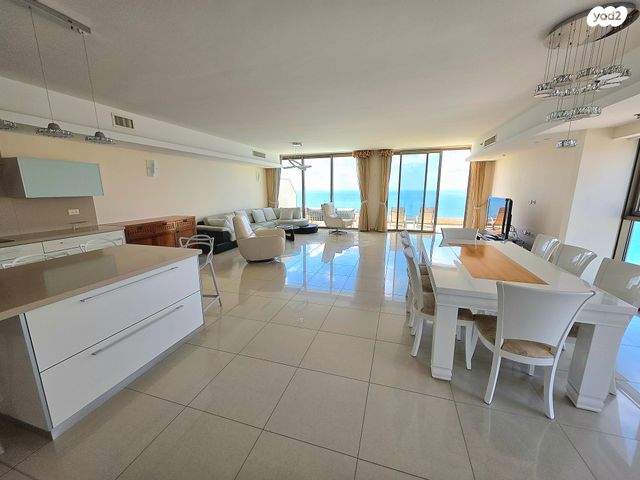 גג/ פנטהאוז, שדרות ניצה 26, צפון מערב מרכז העיר, נתניה