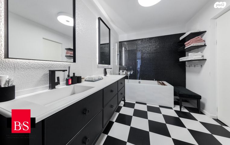 דו משפחתי, החרצית, צורן, קדימה צורן