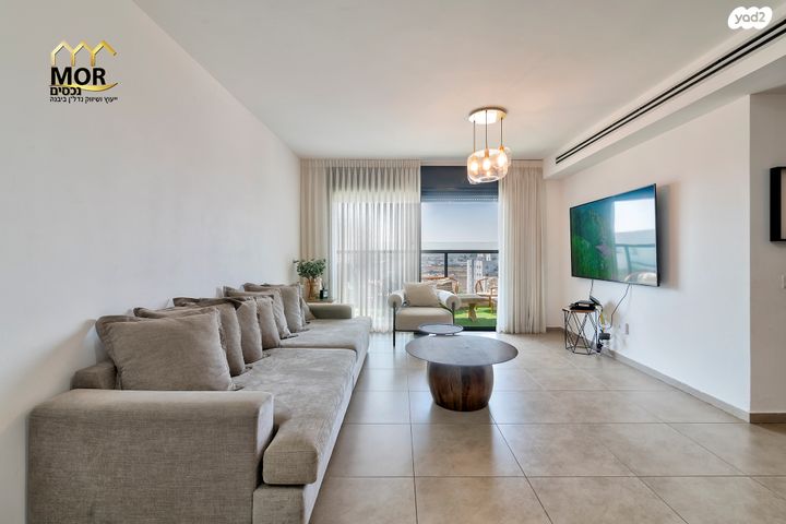 דירה, רחל המשוררת, נאות שמיר, יבנה