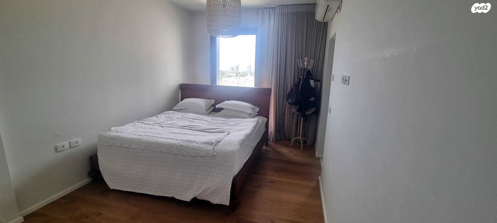 דירה, אריק איינשטיין, הרצליה ב', הרצליה