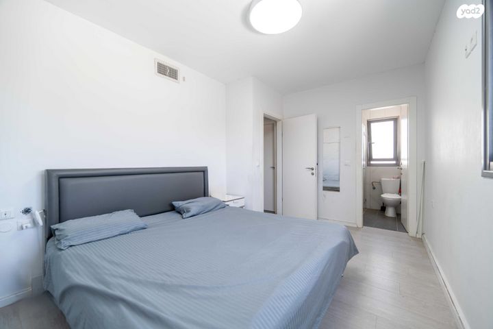 דירה, פול סמואלסון, פסגות אפק, ראש העין