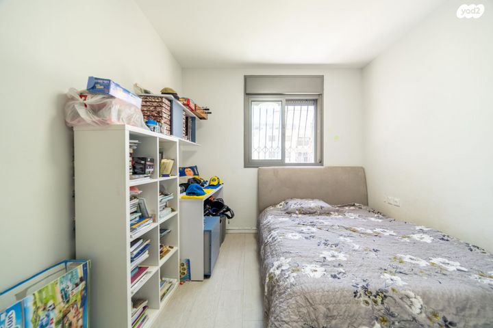 דירה, פול סמואלסון, פסגות אפק, ראש העין