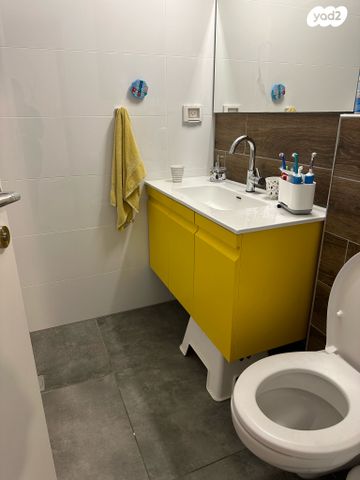 דירת גן, תל מונד