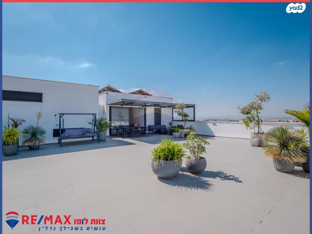 גג/ פנטהאוז, גיורא יוספטל, מרכז העיר, עפולה