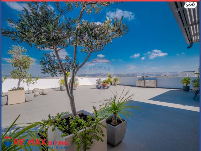 גג/ פנטהאוז, גיורא יוספטל, מרכז העיר, עפולה