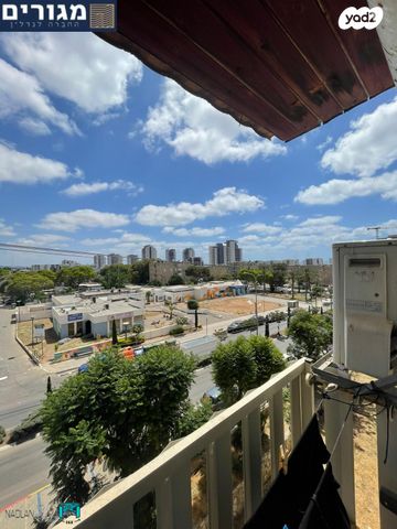 דירה, ז'בוטינסקי, עמידר, טירת כרמל