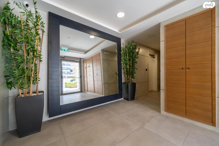 דירה, פול סמואלסון, פסגות אפק, ראש העין